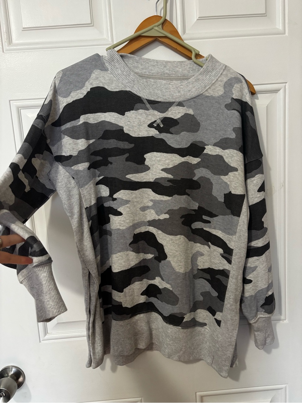 Aerie camo grey sweatshirt oversized XS side slit gray comfy loungewear cozy